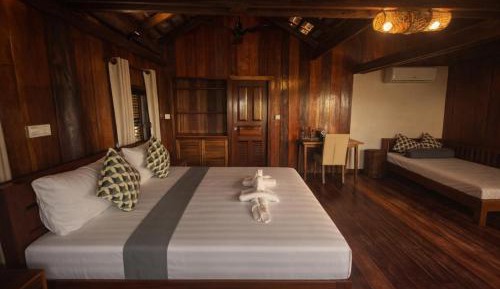 Suite with Lake View