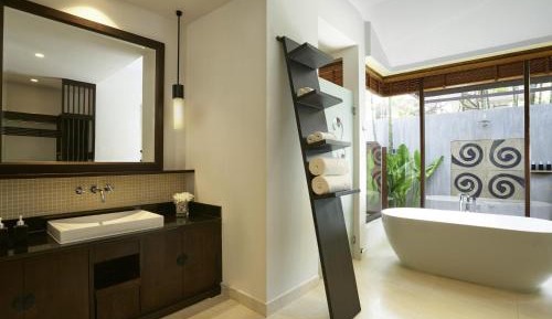King Suite with Terrace and Lagoon View
