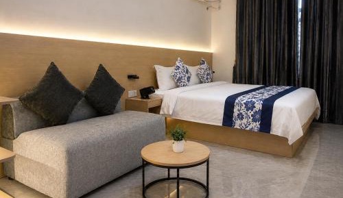 Deluxe Double Room with Balcony