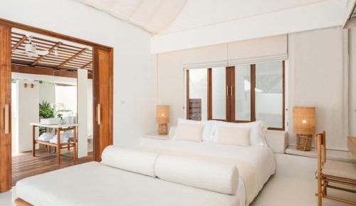 SALA Pool Villa