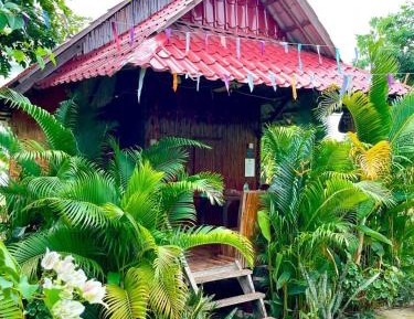Bungalow with Garden View
