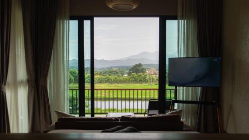 Suite with Mountain View