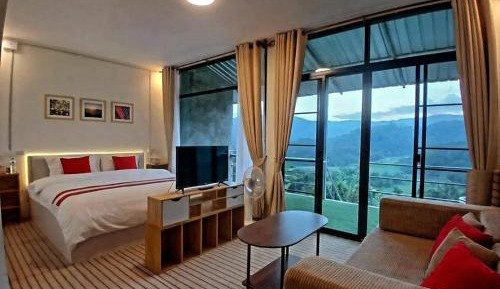 Deluxe Double Room with Balcony