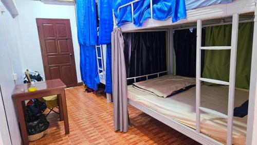 10-Bed Mixed Dormitory Room