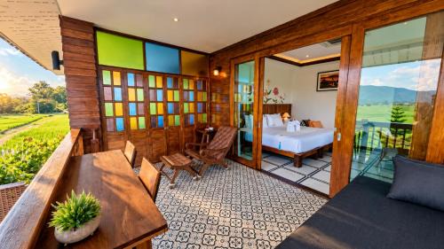 Double or Twin Room with Mountain View