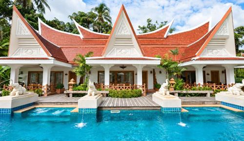 Villa Pool Access