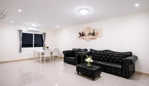 Three-Bedroom Vacation Home 
