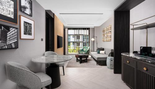 One-Bedroom Emerald King Suite (Free Club Benefits)