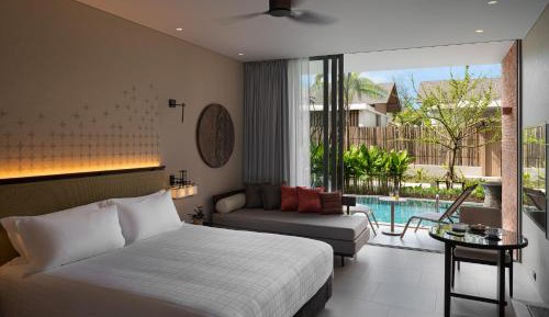 Family Suite with Pool Access
