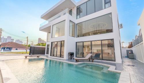 Deluxe Villa