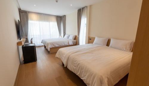 Deluxe Family Room