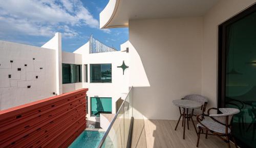 Double Room with Pool View