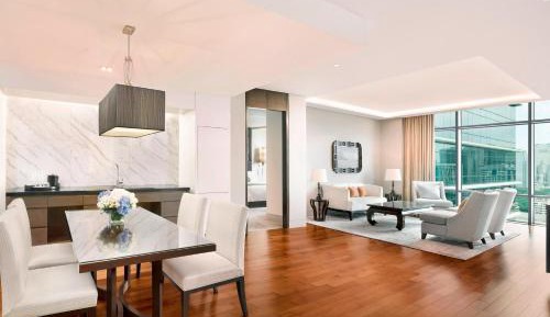 Family Two-Bedroom Suite with Skyline View