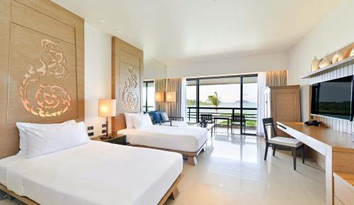 Deluxe Beachfront