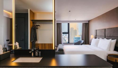 Deluxe King Room