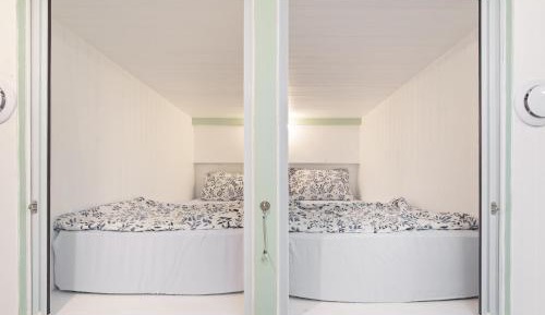 Bunk Bed in Mixed Dormitory Room