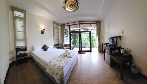 Double Room with Garden View