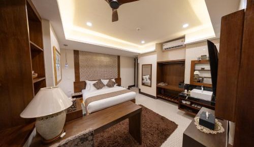 Premier Deluxe King Room