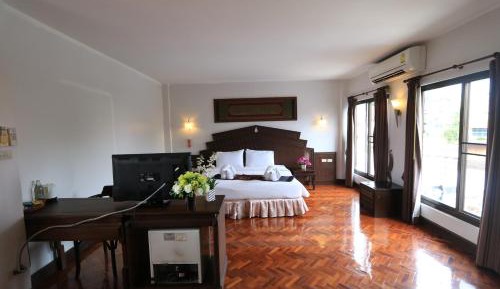 Deluxe Double or Twin Room
