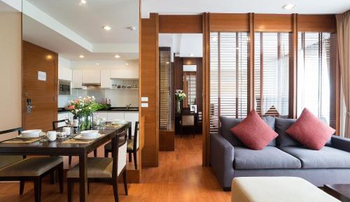 1-Bedroom Deluxe Suite with City View