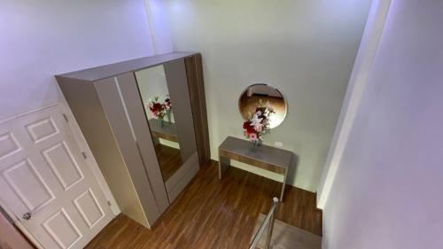 One-Bedroom Loft Apartment with Balcony