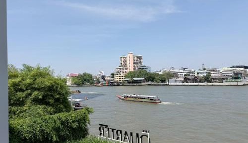 Deluxe King Room with River View