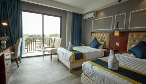 Twin Room with Balcony