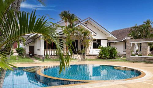 Three-Bedroom Vacation Home 