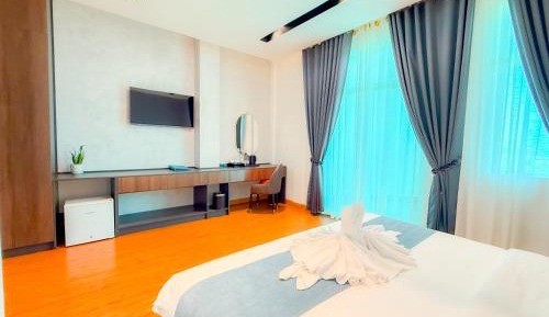 Deluxe Double Room (2 Adults + 1 Child)
