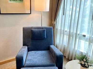 Deluxe King Room with City View