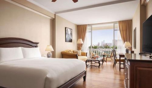 Luxury Club King Room with Executive Lounge Access