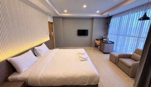 Deluxe King Room