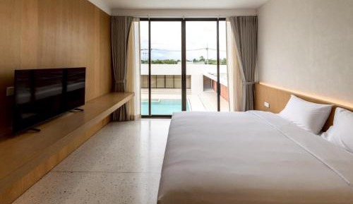 King Room with Pool View