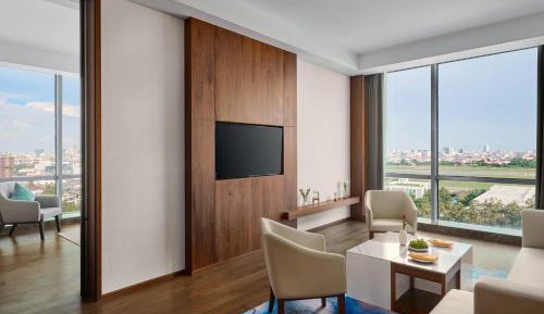 One-Bedroom Suite with City View