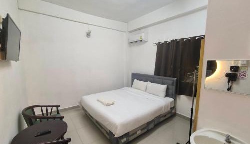 Double Room with Private Bathroom