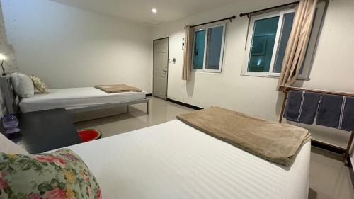 Twin Room with Shared Bathroom