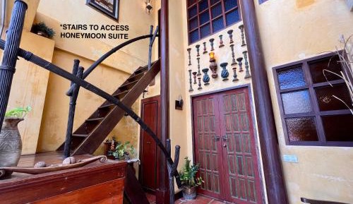 Honeymoon Suite