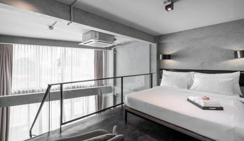 Deluxe Queen Room