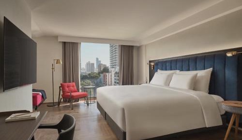 Day Dreamer King Room