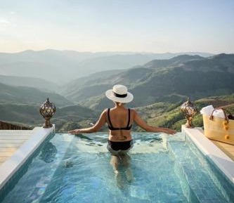 Suite with Mountain View