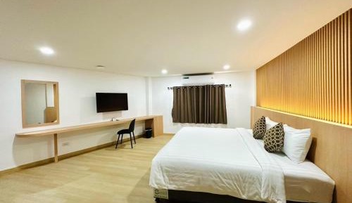 Deluxe Double or Twin Room
