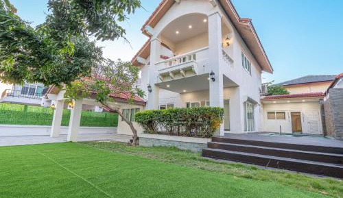 Villa - Beach Front