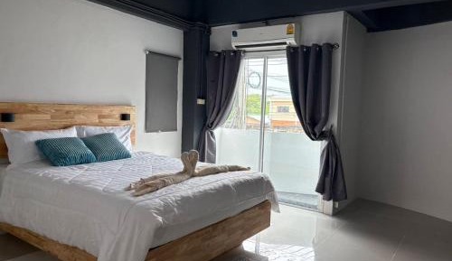 Studio Apartment with Queen Bed