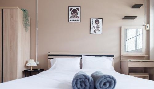 Deluxe Queen Room