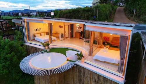 Family Room with Mountain View