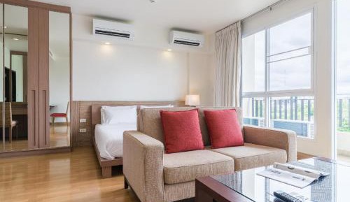 Studio with Balcony - Non-Smoking