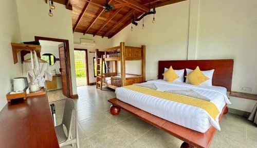 Deluxe Family Room