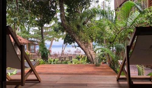 Bungalow with Sea View