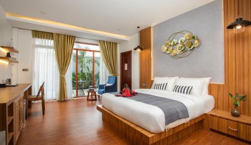 Deluxe King Suite