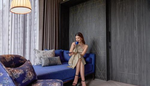 Premium Sapphire King Room (Free Club Benefits)
